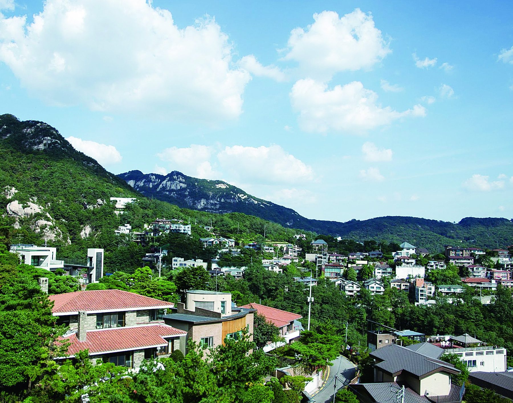 북한산 자락 평창동 전경